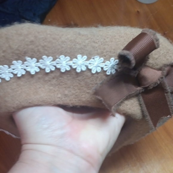 Hat and gloves bundle - Picture 11 of 14